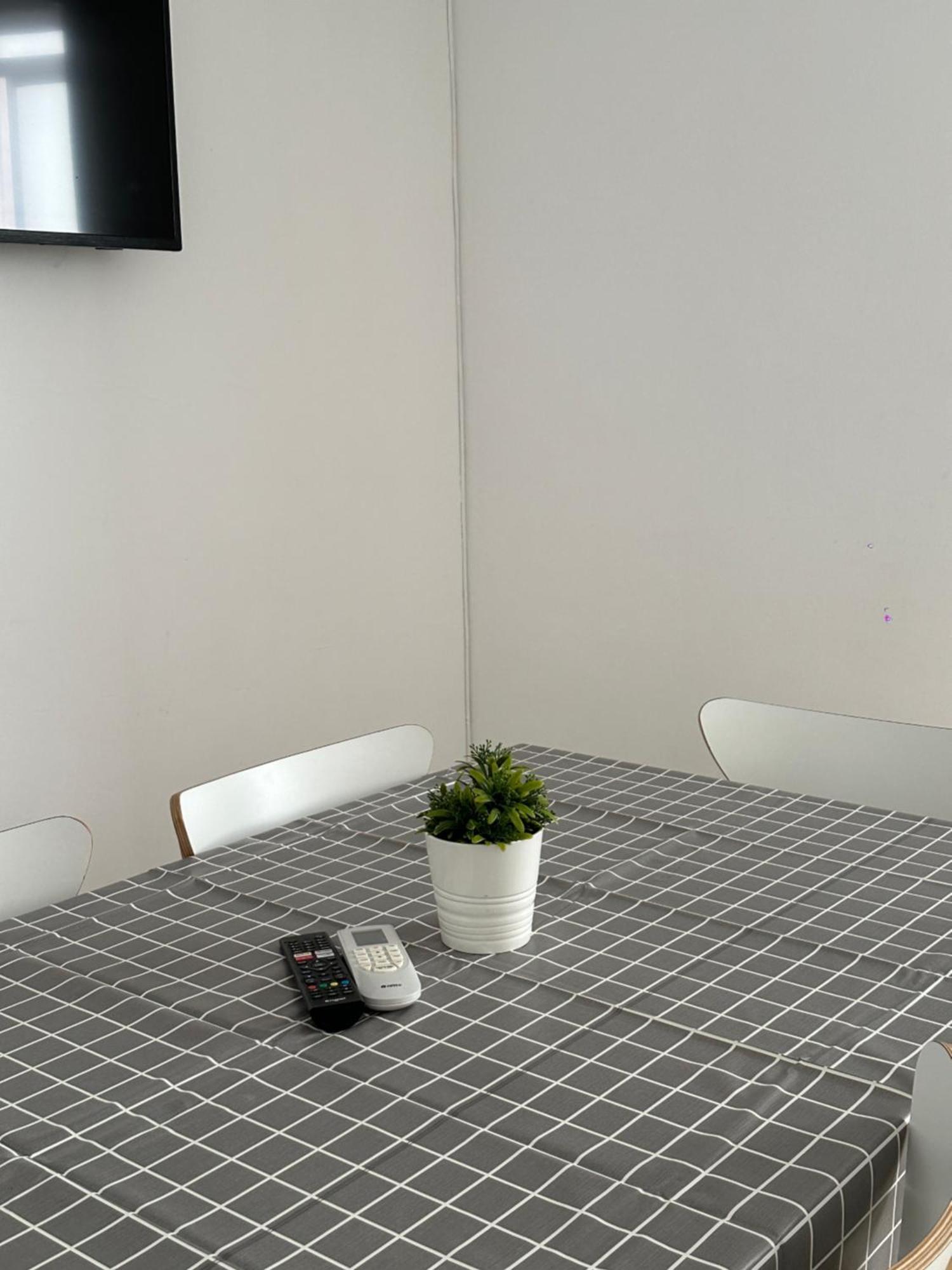 Modern And Bright 5 Bedroom Del Prado Apartamento