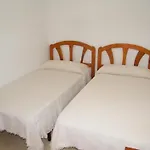 Apartamento Con A/C, 2 Dormitorios Y Terraza En Gandia, Cerca De Comercios Y Playa - Es-314-20