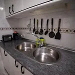 Apartamento De 2 Dormitorios Con Terraza Solo Familias
