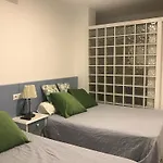 Exclusivo apartamento con piscina privada junto a la playa