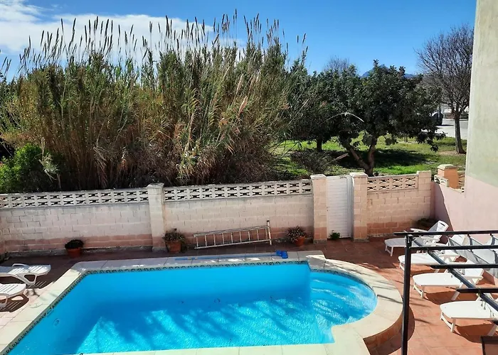 Cosy Apartment Close To The Beach And Heated Pool.