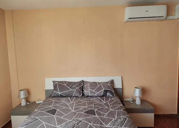Habitacion Doble Con Bano Privado,Gandia En Piso Compartido Con Los Anfitriones