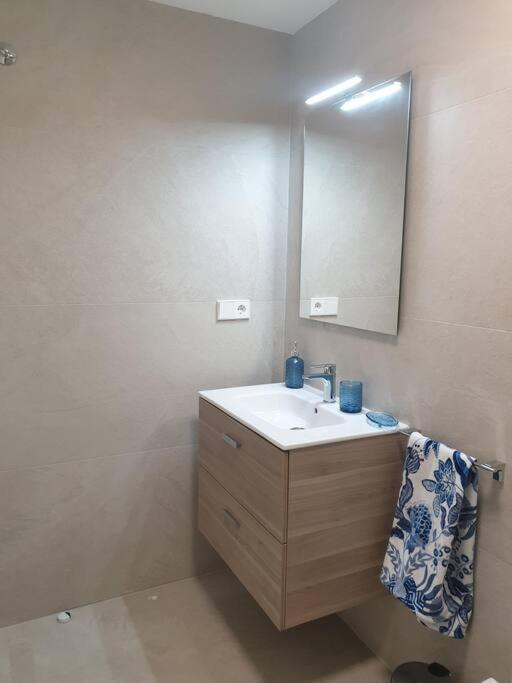 El Alamo: Family-friendly Beachfront With Sea Views Apartment *