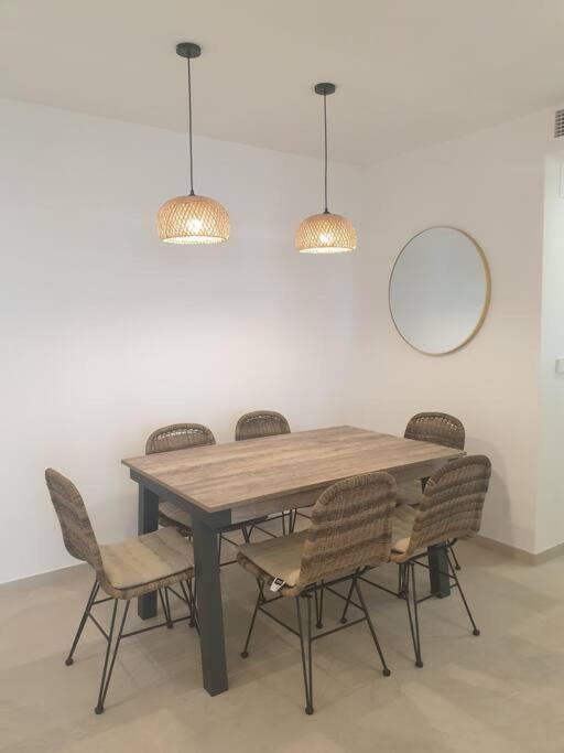 Apartment El Alamo: Family-friendly Beachfront With Sea Views Gandia