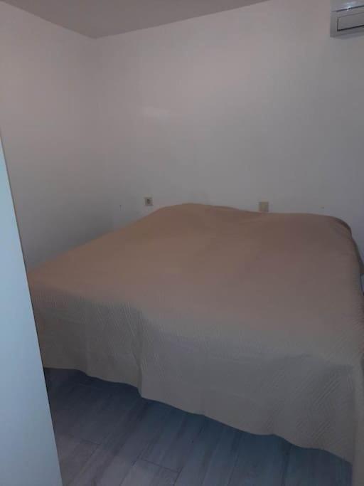 Cosy Close To The And Heated Pool. Apartamento Gandía