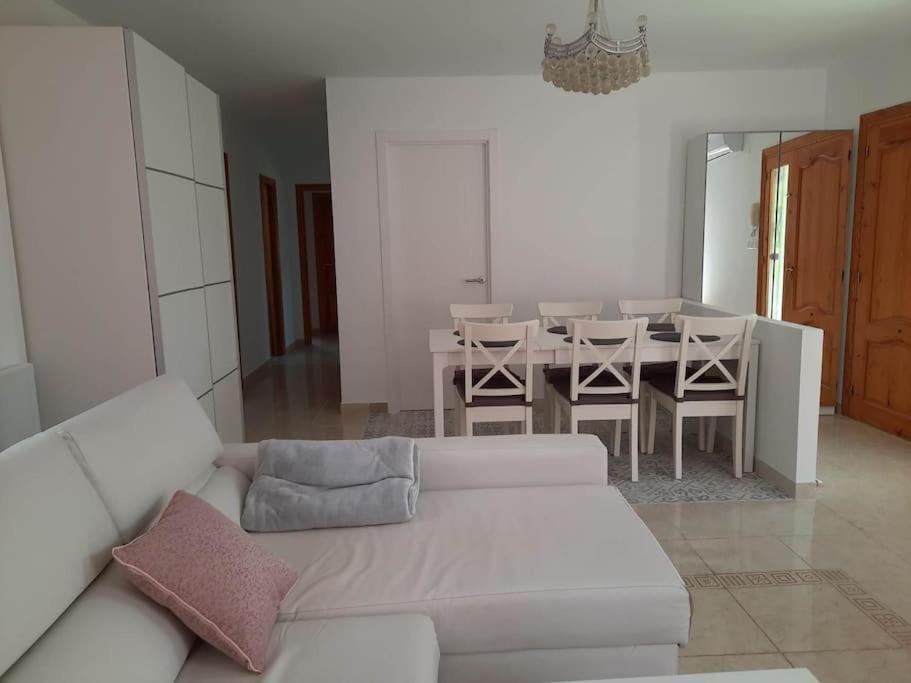 Lovely Flat With Heated Pool Apartamento