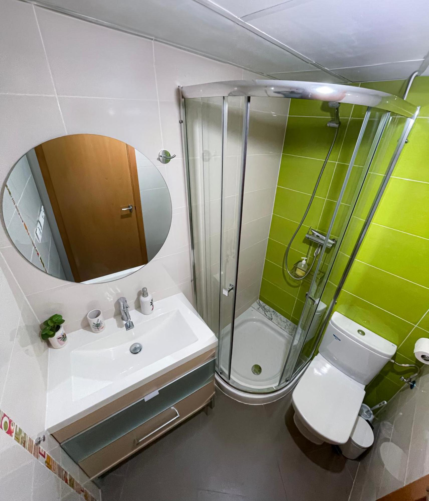 Privadas Con Baño En Piso Céntrico Habitación en casa particular Gandía