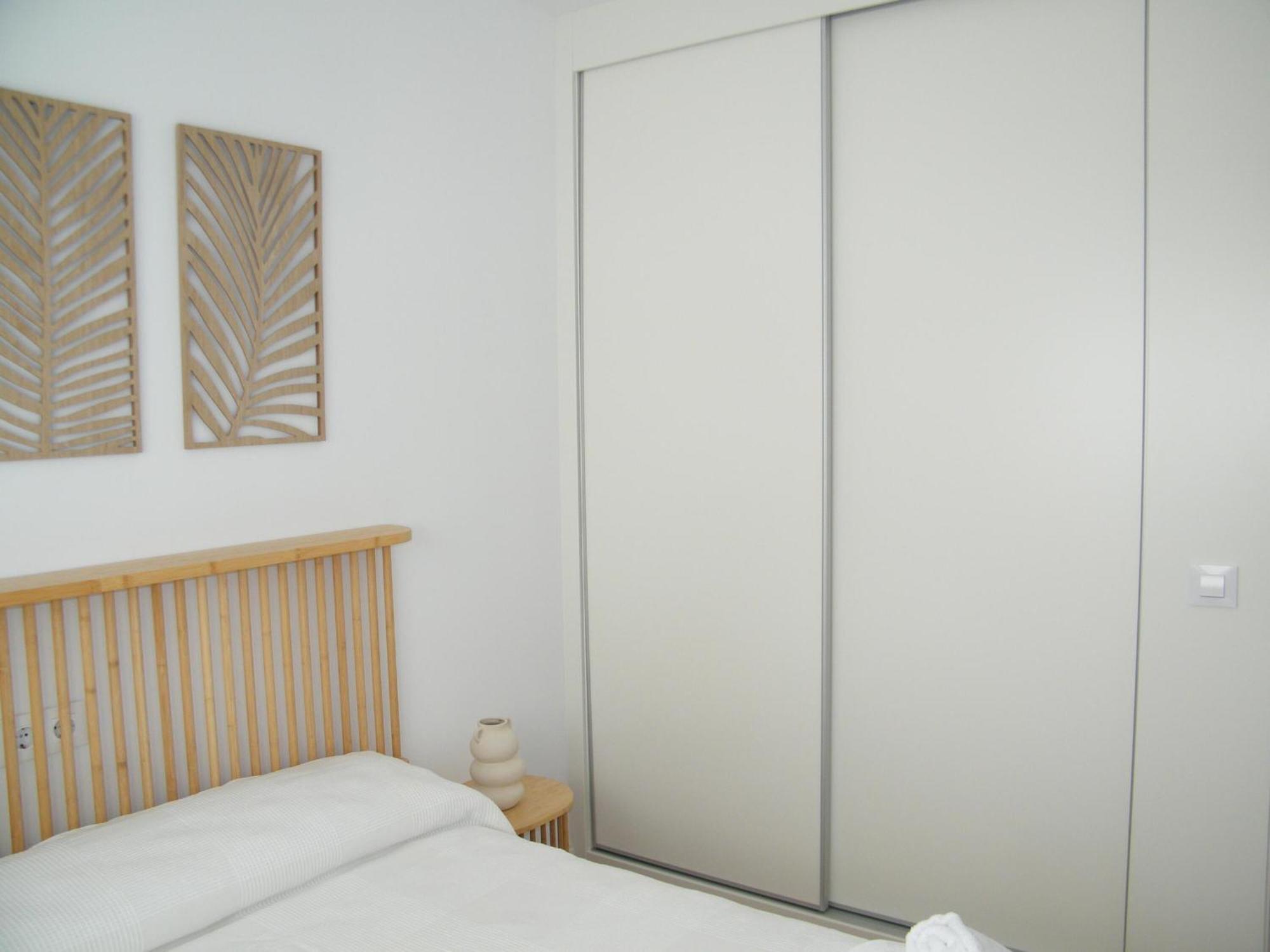 Apartamento En Playa De Gandia: 2 Dorm, Aire Acond, Piscina, Parking. Exclusivo Familias - Es-314-16 Gandía