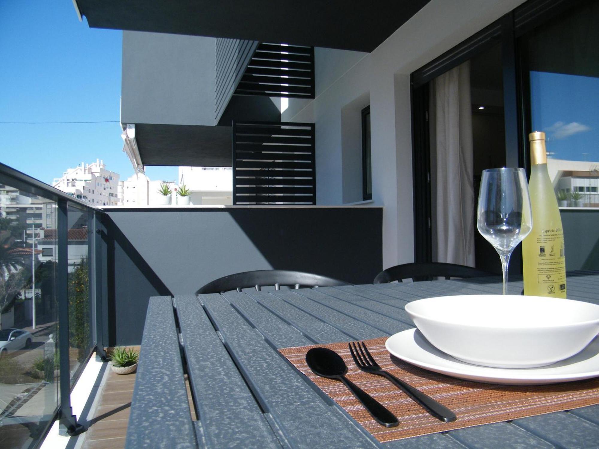 En Playa De Gandia: 2 Dorm, Aire Acond, Piscina, Parking. Exclusivo Familias - Es-314-16 *