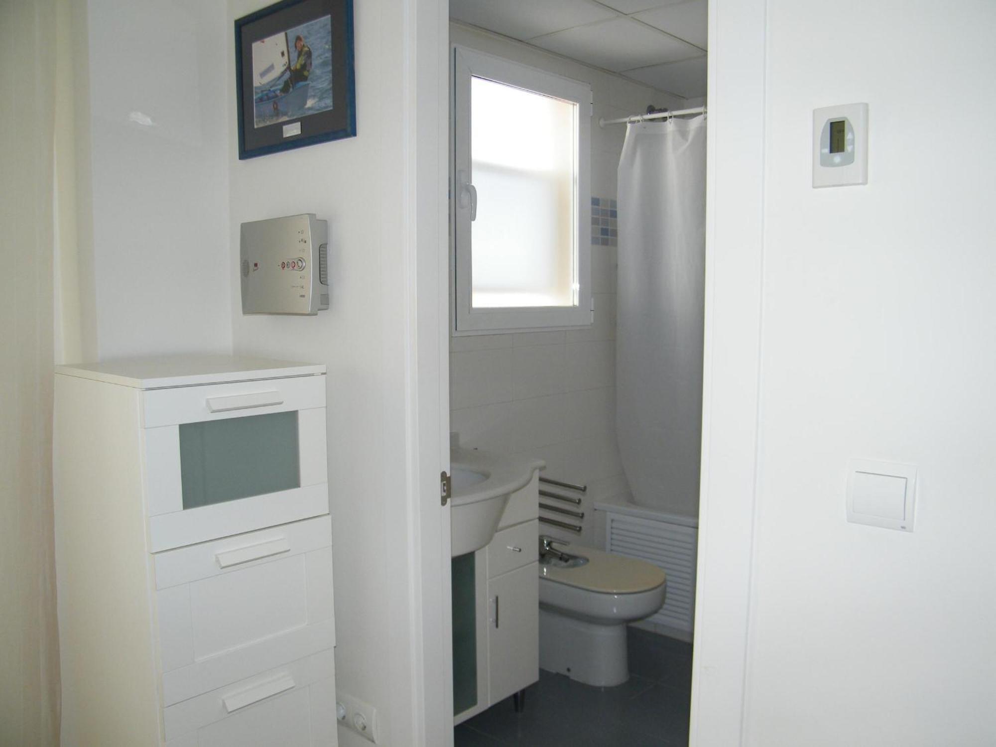 Apartamento En Playa De Gandia: 1 Dormitorio, Frente Al Mar, A/a, Piscina, Parking, Exclusivo Familias - Es-314-9 Apartment