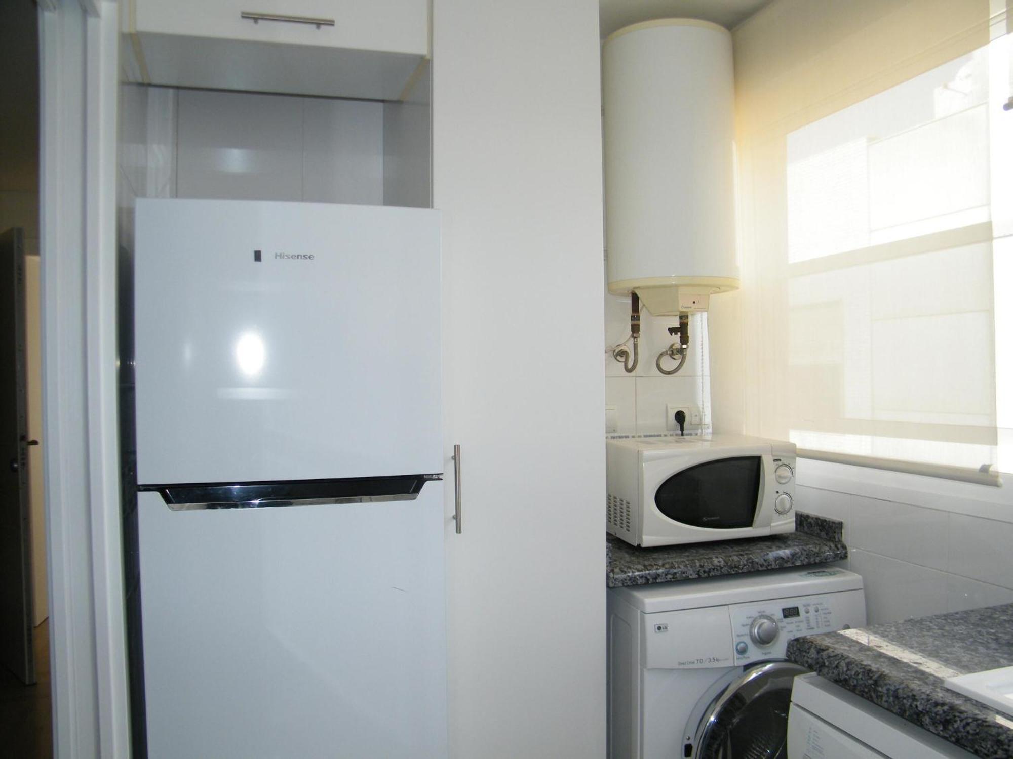 Apartamento En Playa De Gandia: 1 Dormitorio, Frente Al Mar, A/a, Piscina, Parking, Exclusivo Familias - Es-314-9 * Gandia