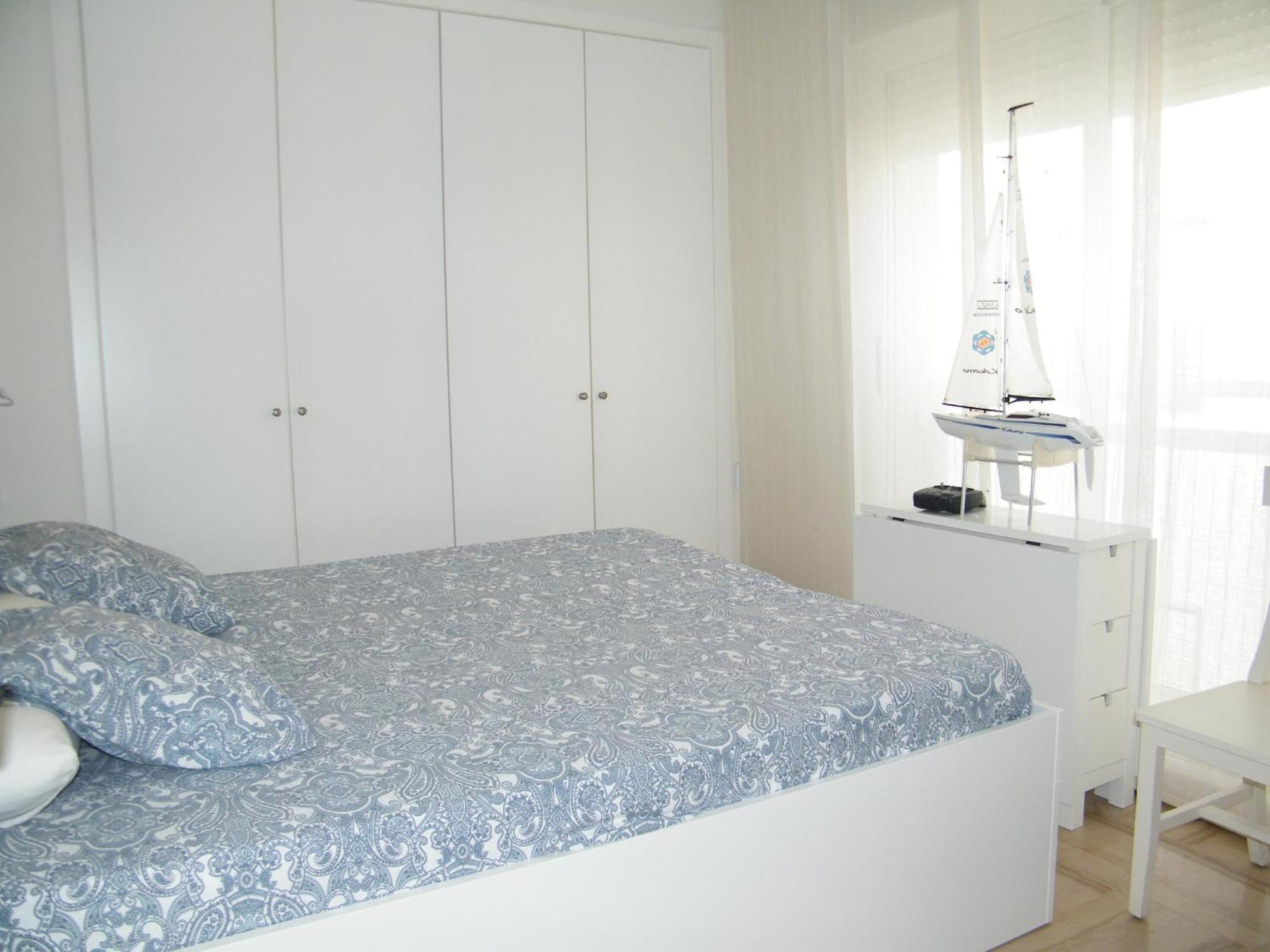Apartamento En Playa De Gandia: 1 Dormitorio, Frente Al Mar, A/a, Piscina, Parking, Exclusivo Familias - Es-314-9 *