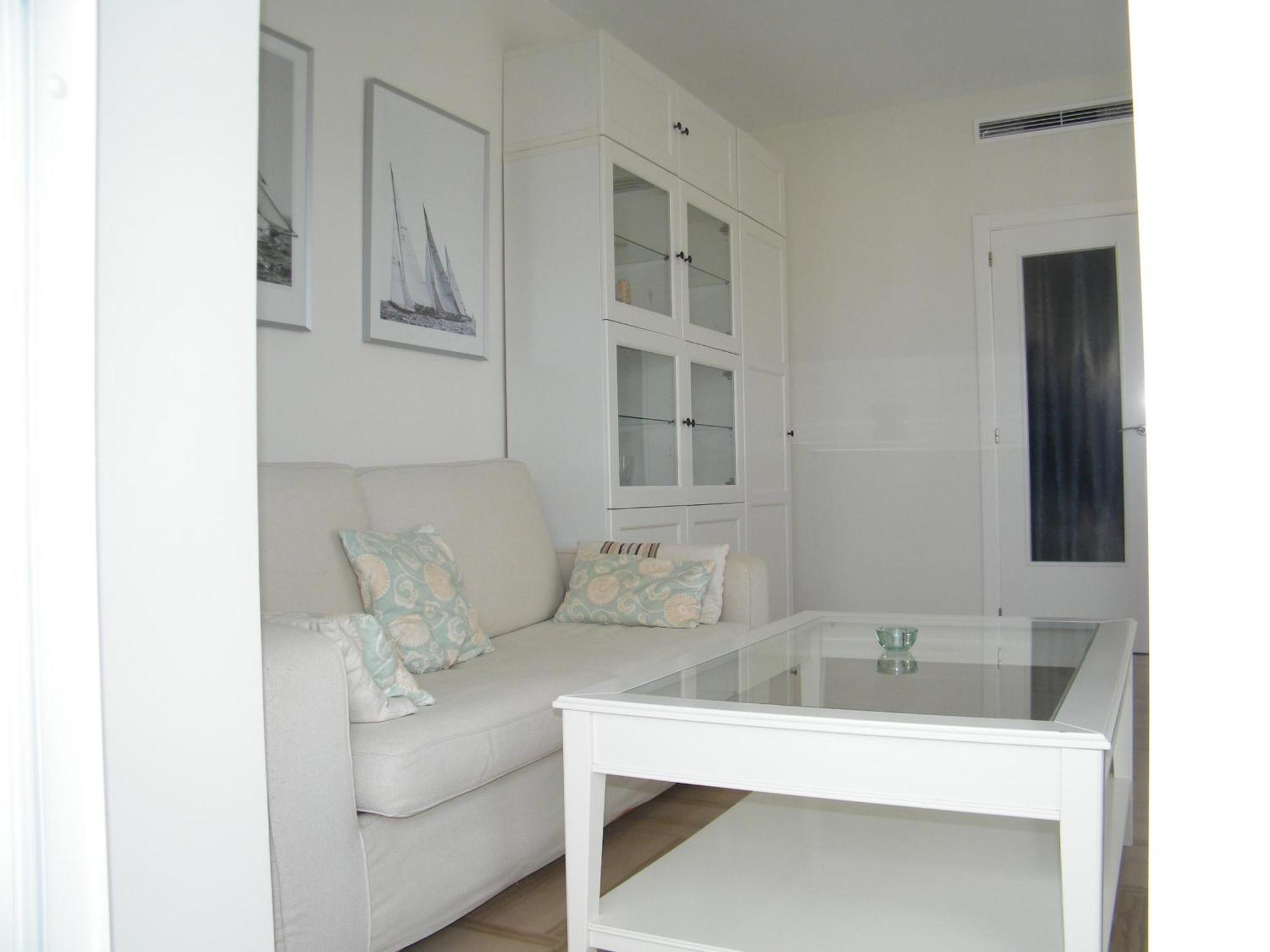 Apartamento En Playa De Gandia: 1 Dormitorio, Frente Al Mar, A/a, Piscina, Parking, Exclusivo Familias - Es-314-9 Apartment