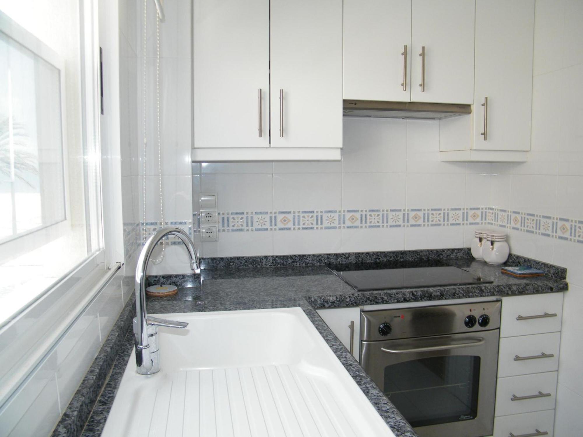 Apartamento En Playa De Gandia: 1 Dormitorio, Frente Al Mar, A/a, Piscina, Parking, Exclusivo Familias - Es-314-9 Apartment