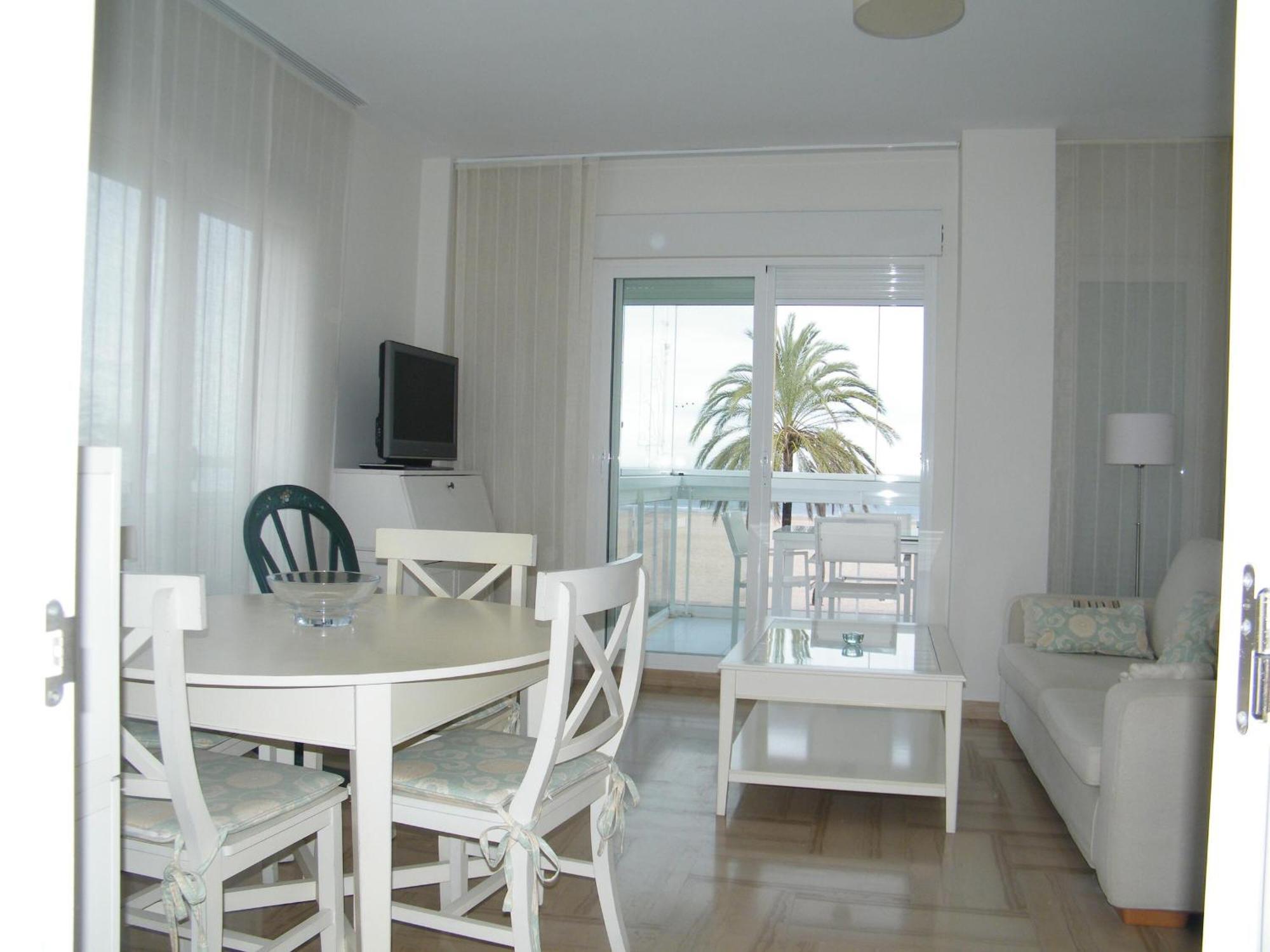 Apartamento En Playa De Gandia: 1 Dormitorio, Frente Al Mar, A/a, Piscina, Parking, Exclusivo Familias - Es-314-9 *
