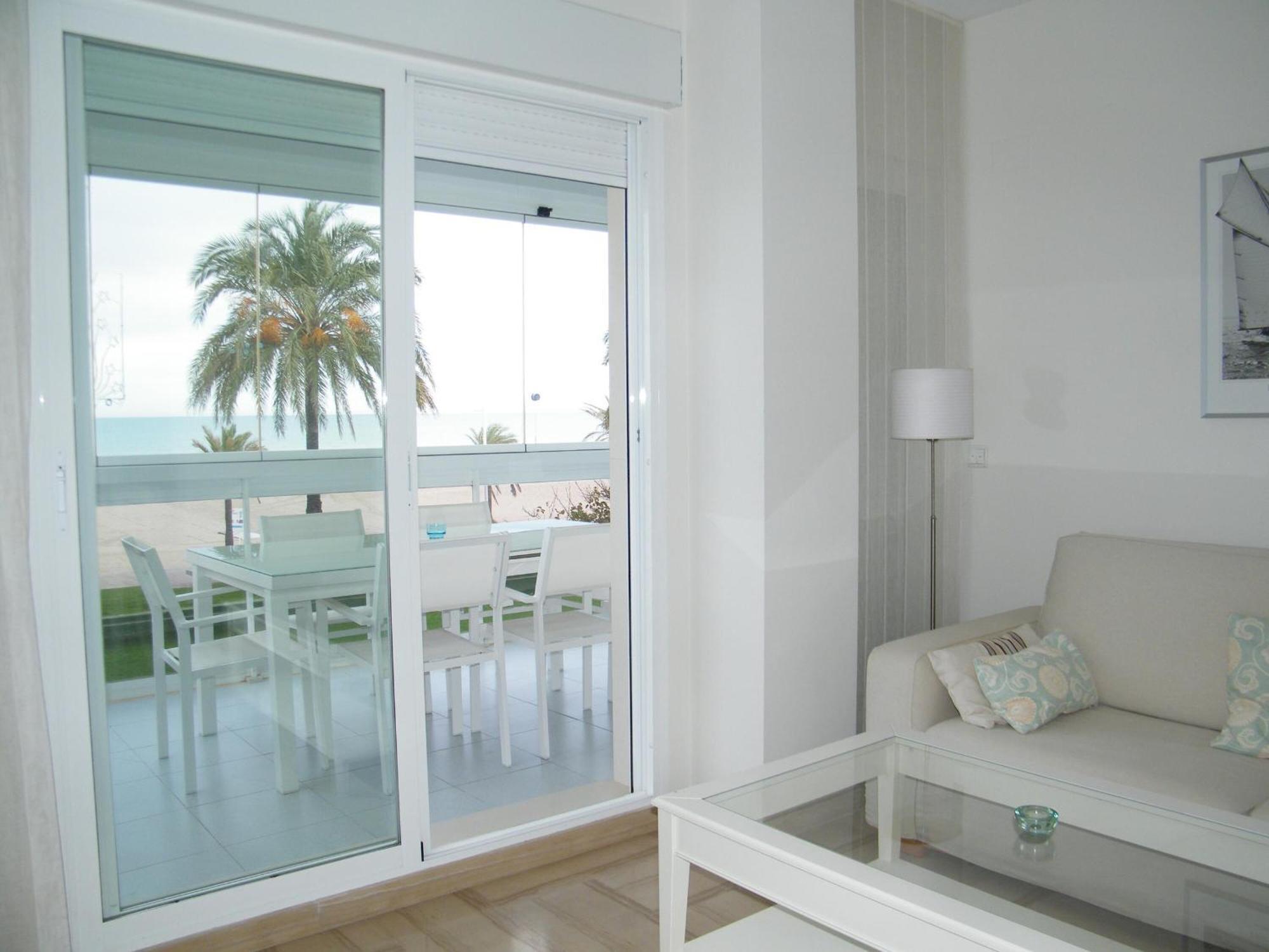 Apartamento En Playa De Gandia: 1 Dormitorio, Frente Al Mar, A/a, Piscina, Parking, Exclusivo Familias - Es-314-9 Gandia