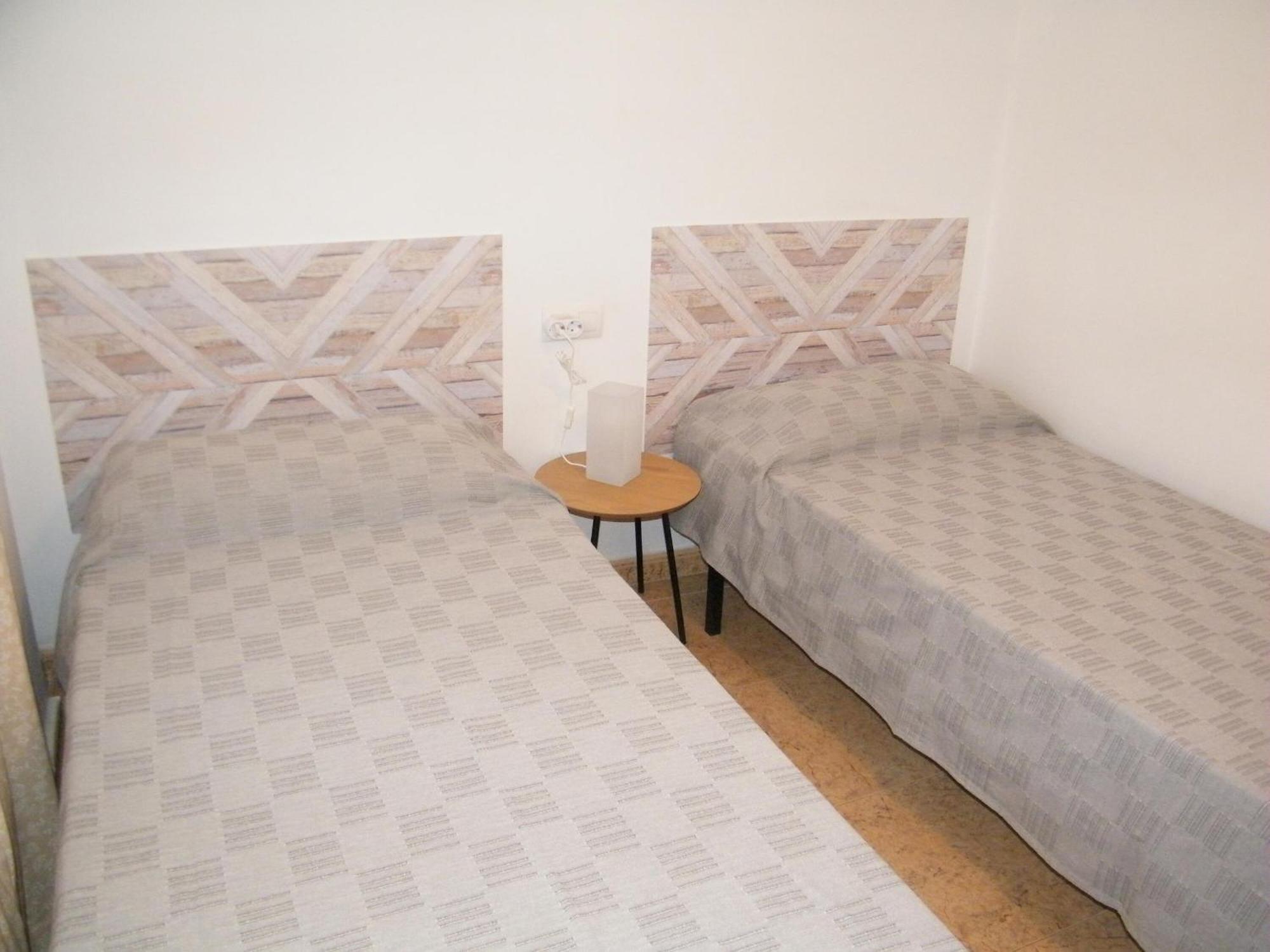 Playa De Gandia: Piso 2 Hab, Aire Acondicionado, Piscina, Cerca Del Puerto. - Es-314-12