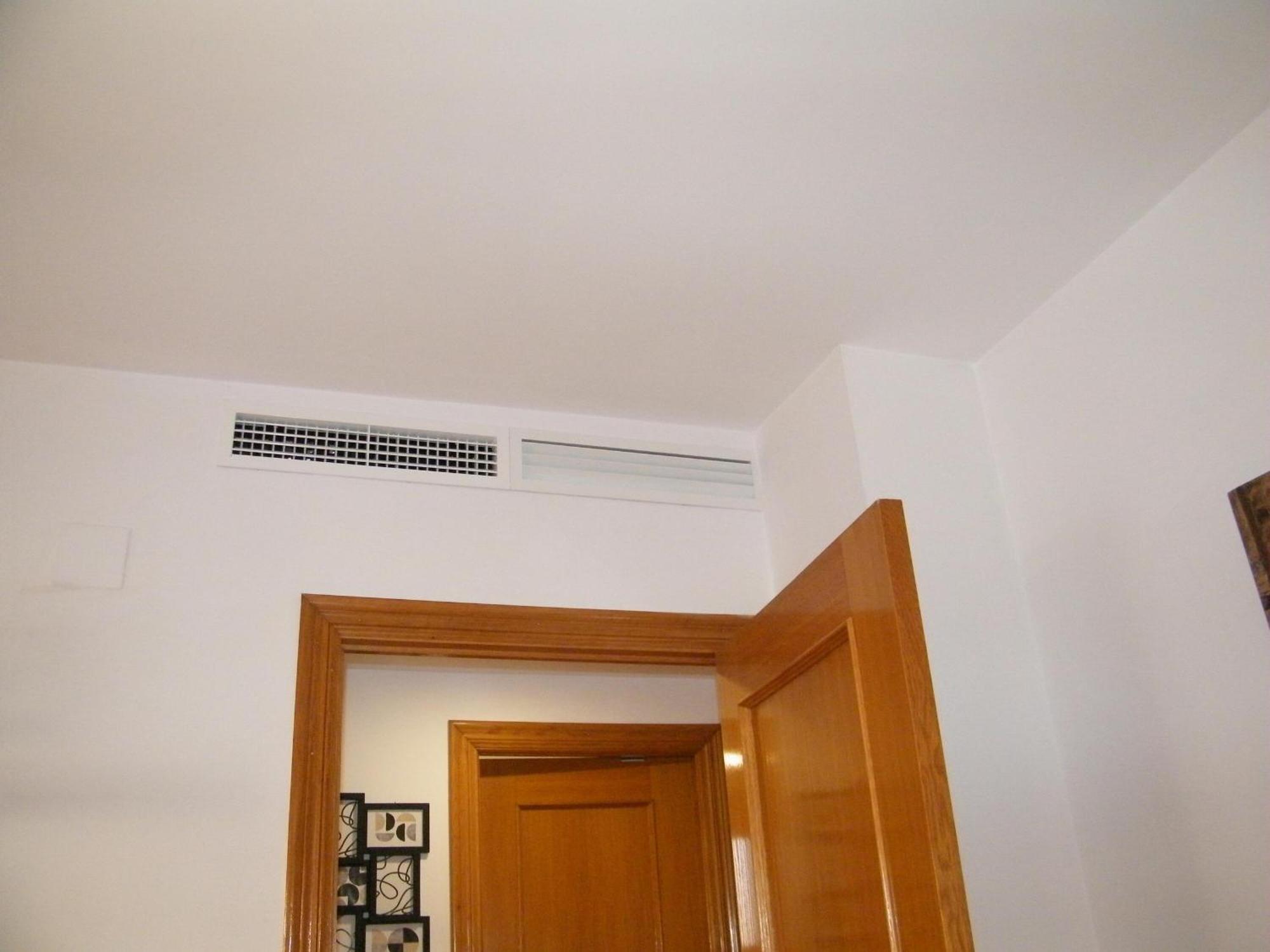 Playa De Gandia: Piso 2 Hab, Aire Acondicionado, Piscina, Cerca Del Puerto. - Es-314-12