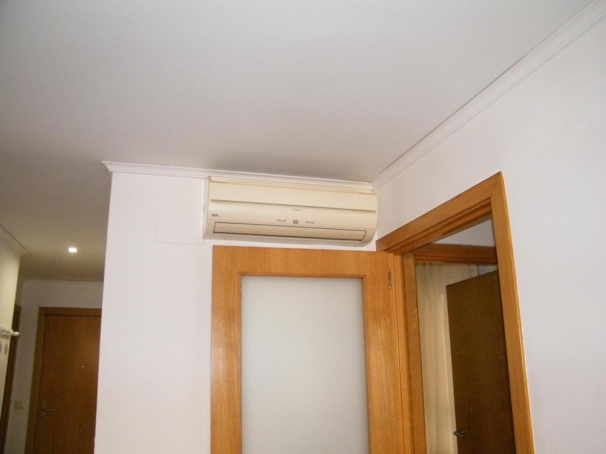 Con A/c, 2 Y Terraza En Gandia, Cerca De Comercios Y Playa - Es-314-20 Apartamento