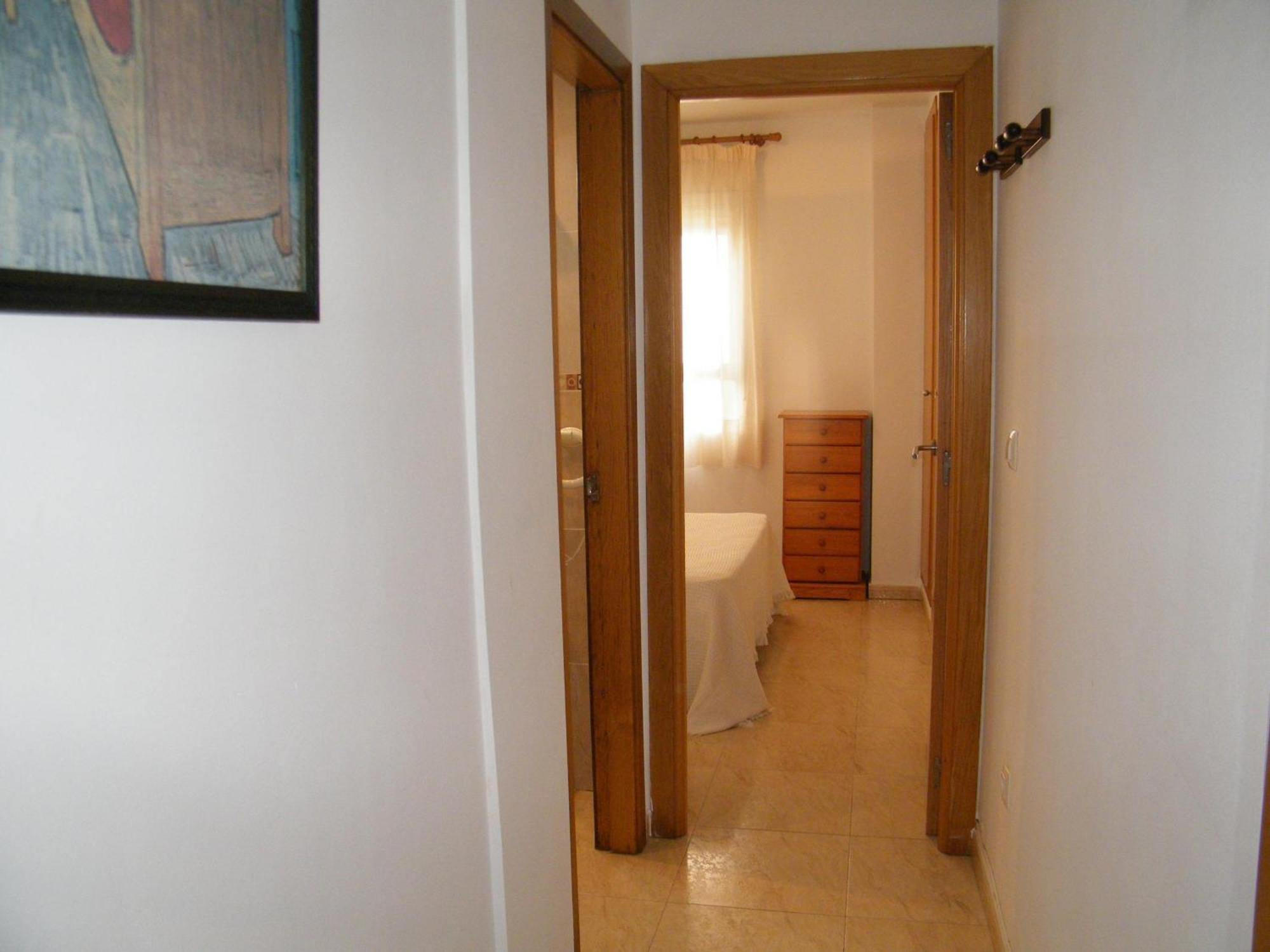 Con A/c, 2 Y Terraza En Gandia, Cerca De Comercios Y Playa - Es-314-20 *