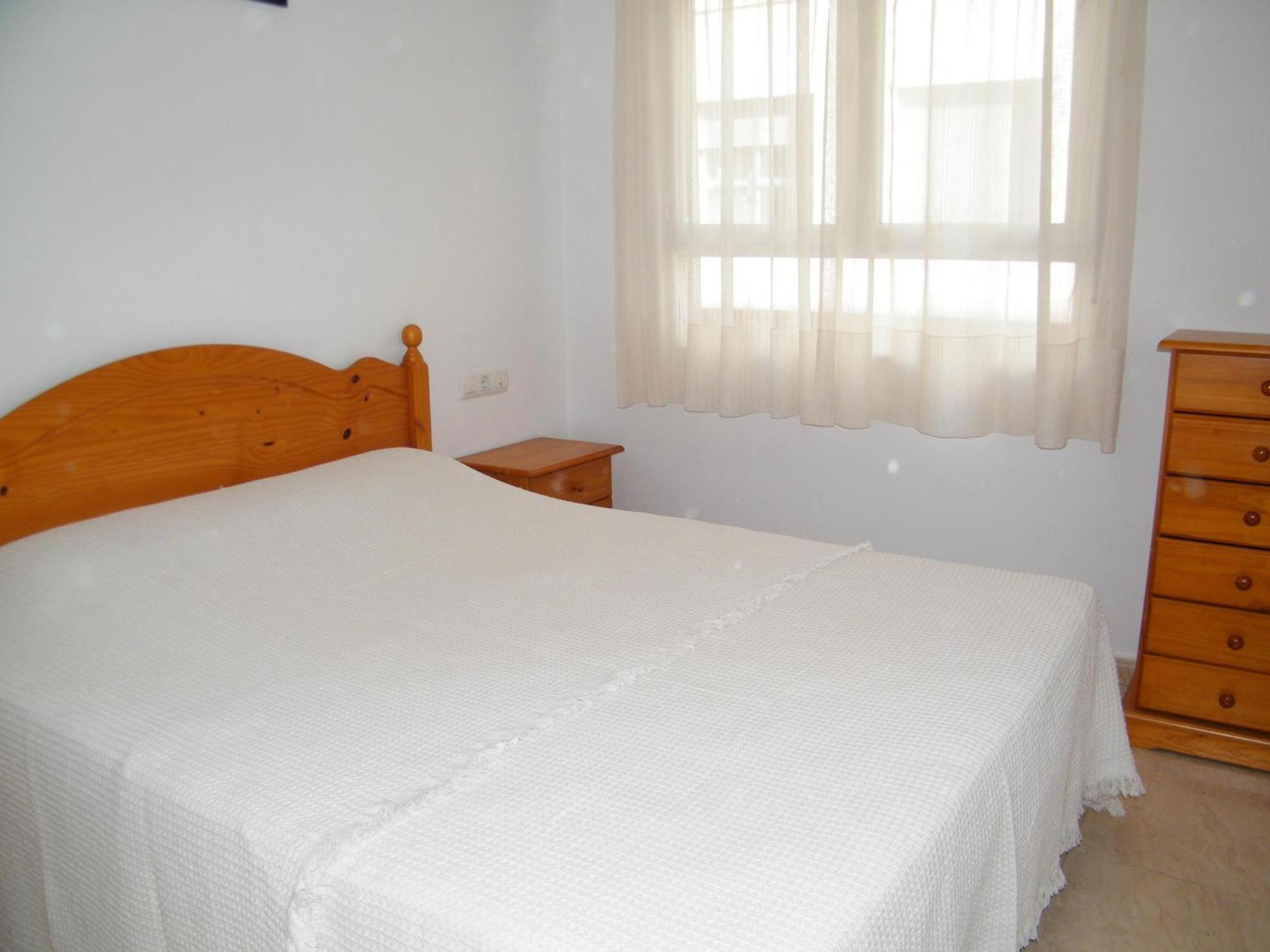 Apartamento Con A/c, 2 Y Terraza En Gandia, Cerca De Comercios Y Playa - Es-314-20 *