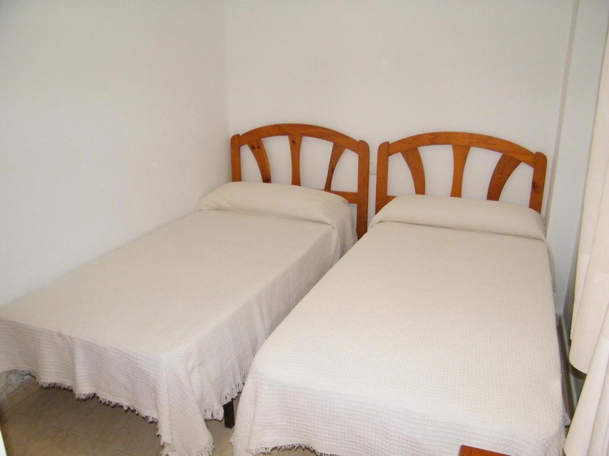 Con A/c, 2 Y Terraza En Gandia, Cerca De Comercios Y Playa - Es-314-20 Apartamento