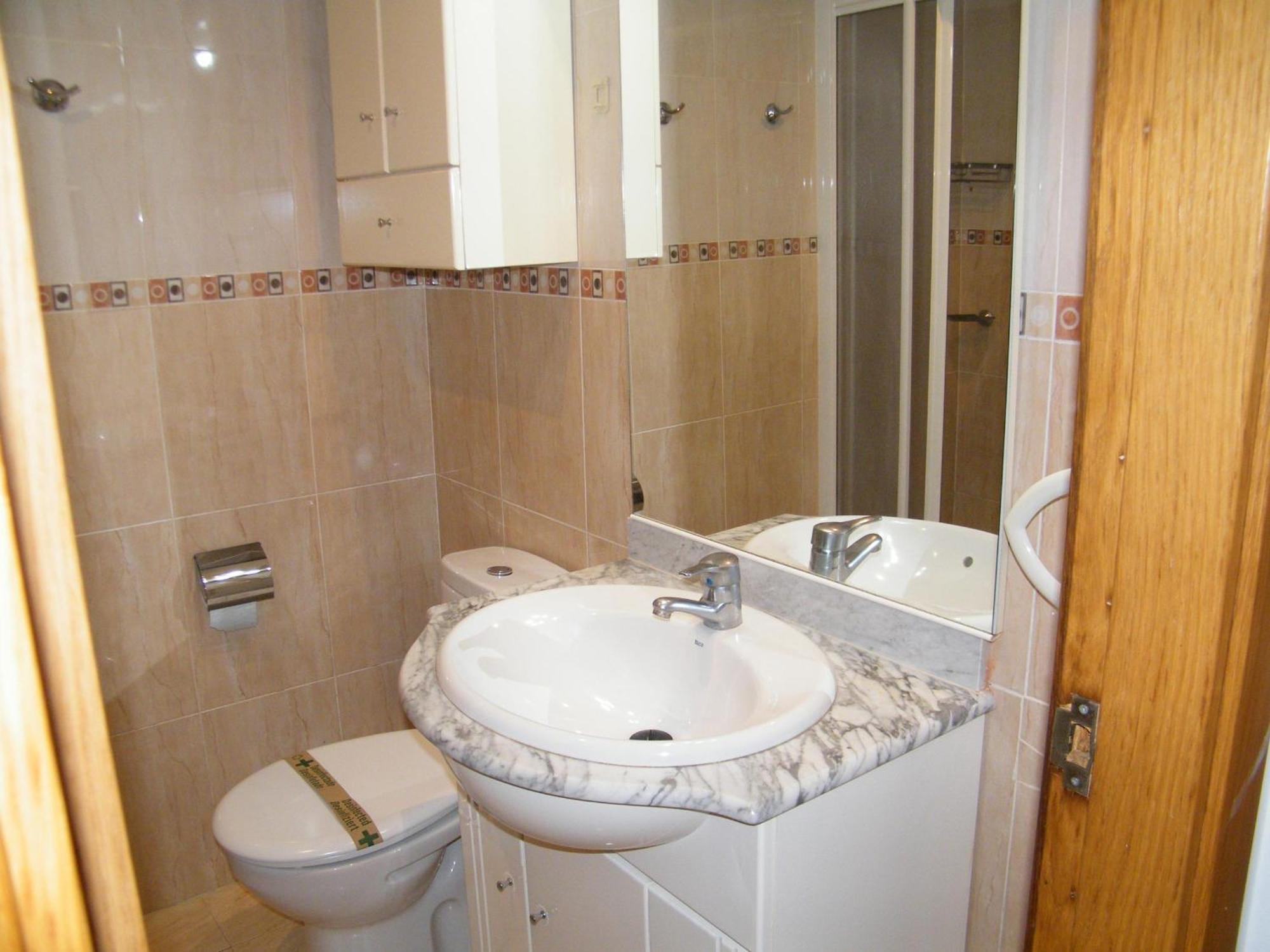 Apartamento Con A/c, 2 Y Terraza En Gandia, Cerca De Comercios Y Playa - Es-314-20