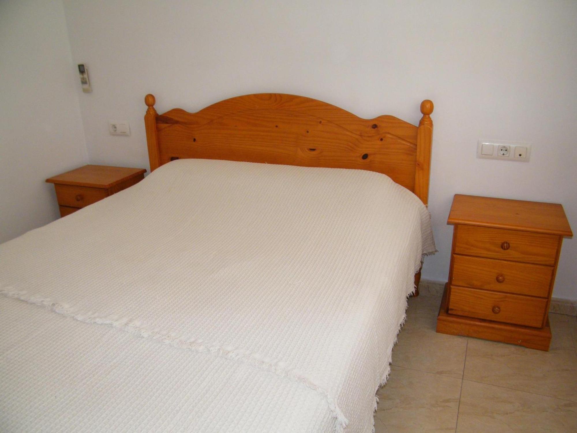 Con A/c, 2 Y Terraza En Gandia, Cerca De Comercios Y Playa - Es-314-20 *