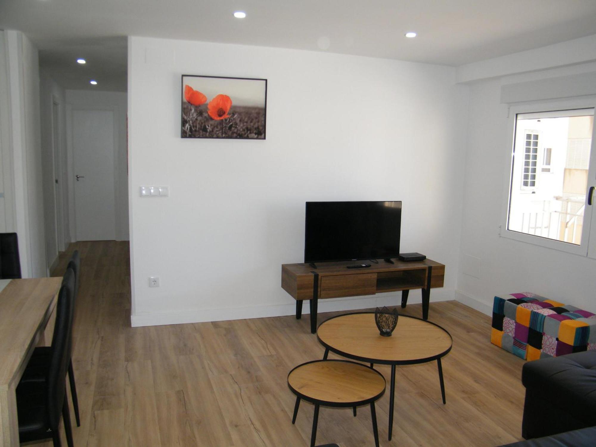 Apartamento Playa De Gandia, Renovado En Primera Linea Con Terraza, Aire Acondicionado Y Parking - Es-314-22