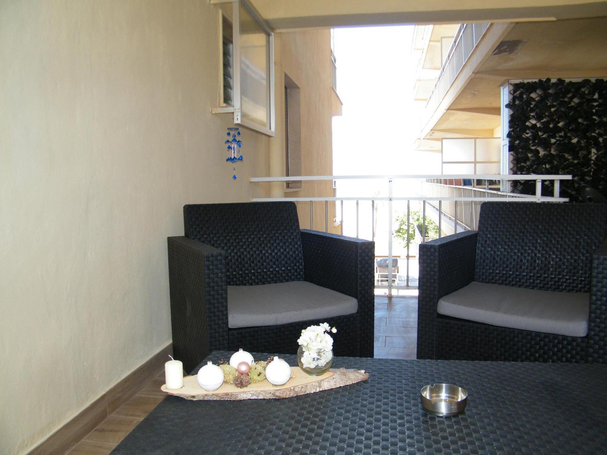 Playa De Gandia, Renovado En Primera Linea Con Terraza, Aire Acondicionado Y Parking - Es-314-22 Apartamento *