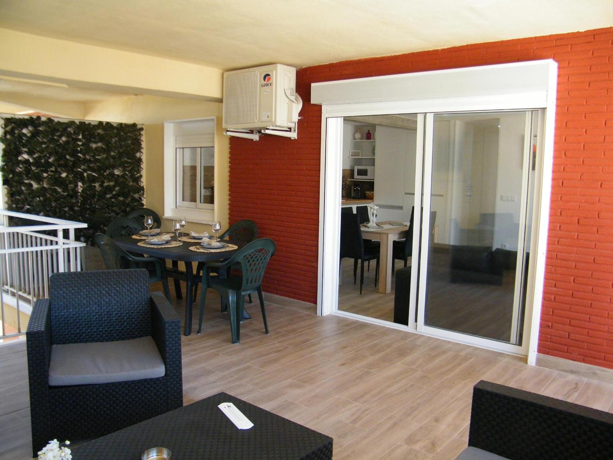 Playa De Gandia, Renovado En Primera Linea Con Terraza, Aire Acondicionado Y Parking - Es-314-22 Gandía
