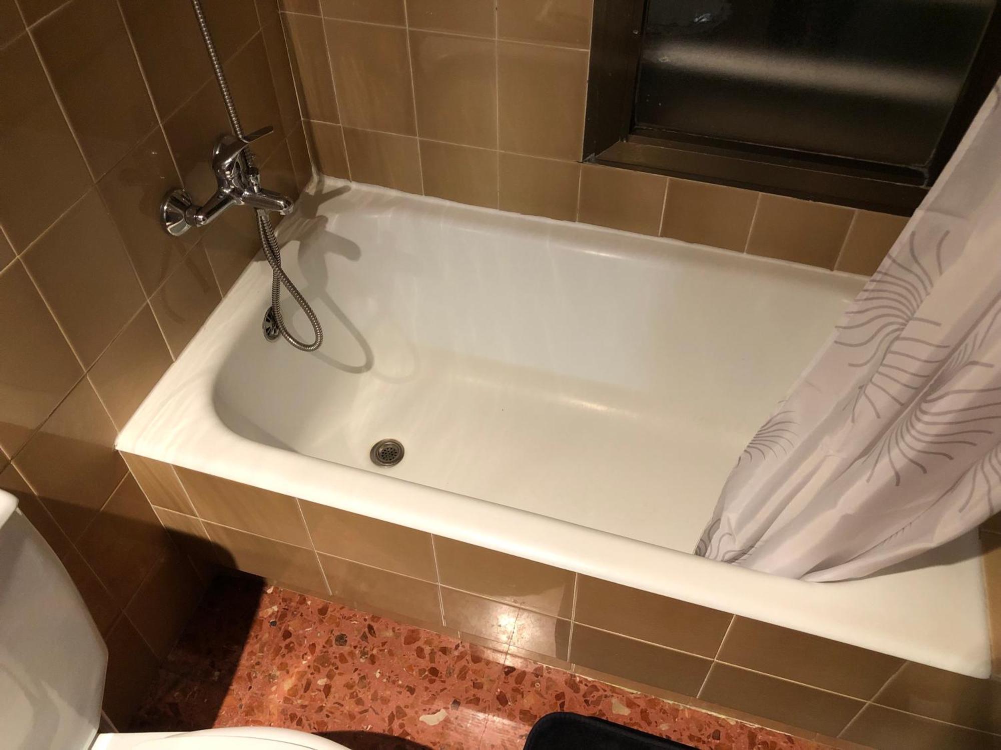 Apartamento Doble Con Bano Privado,gandia En Piso Compartido Con Anfitriones *