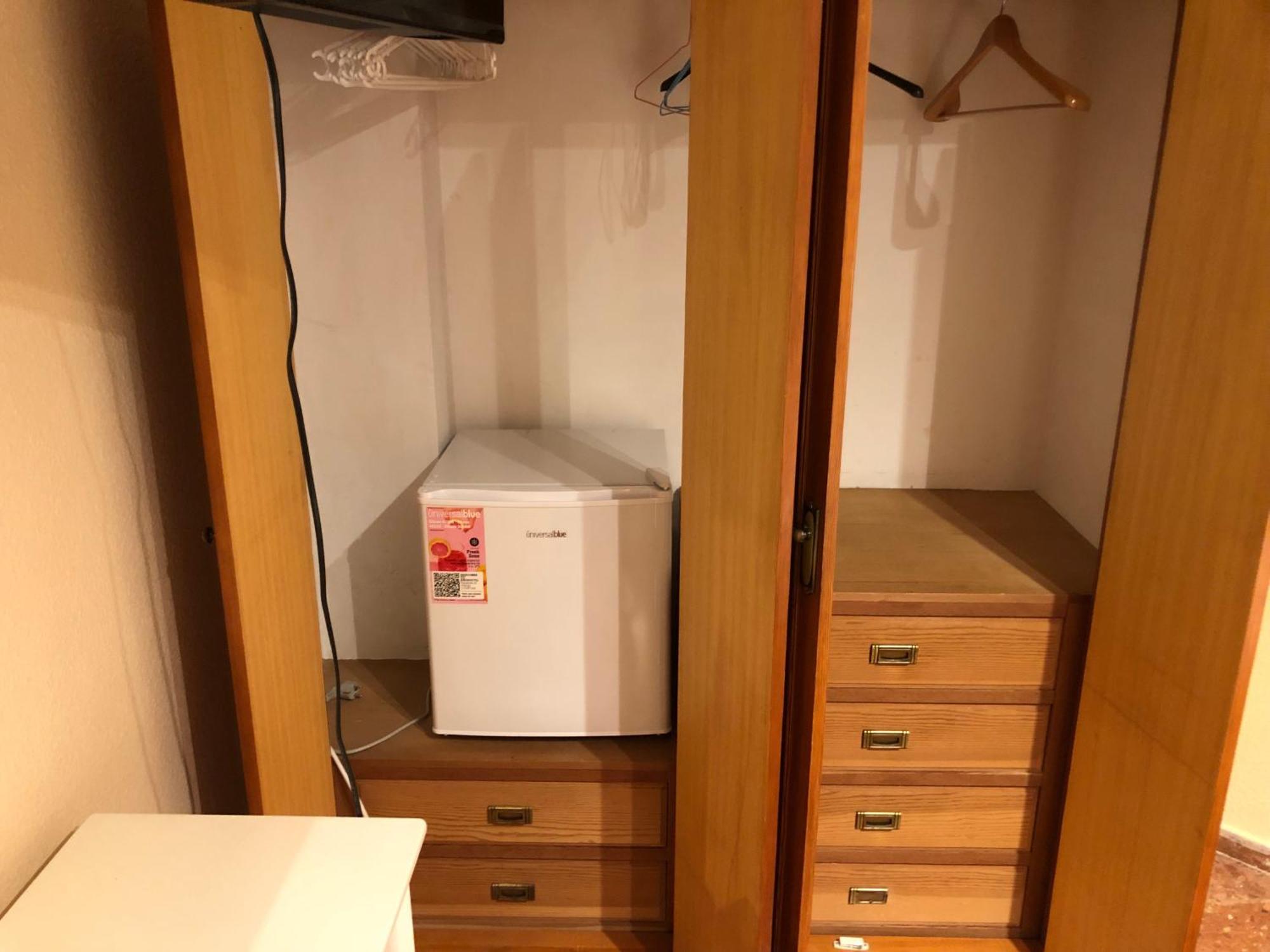 Doble Con Bano Privado,gandia En Piso Compartido Con Anfitriones Apartamento