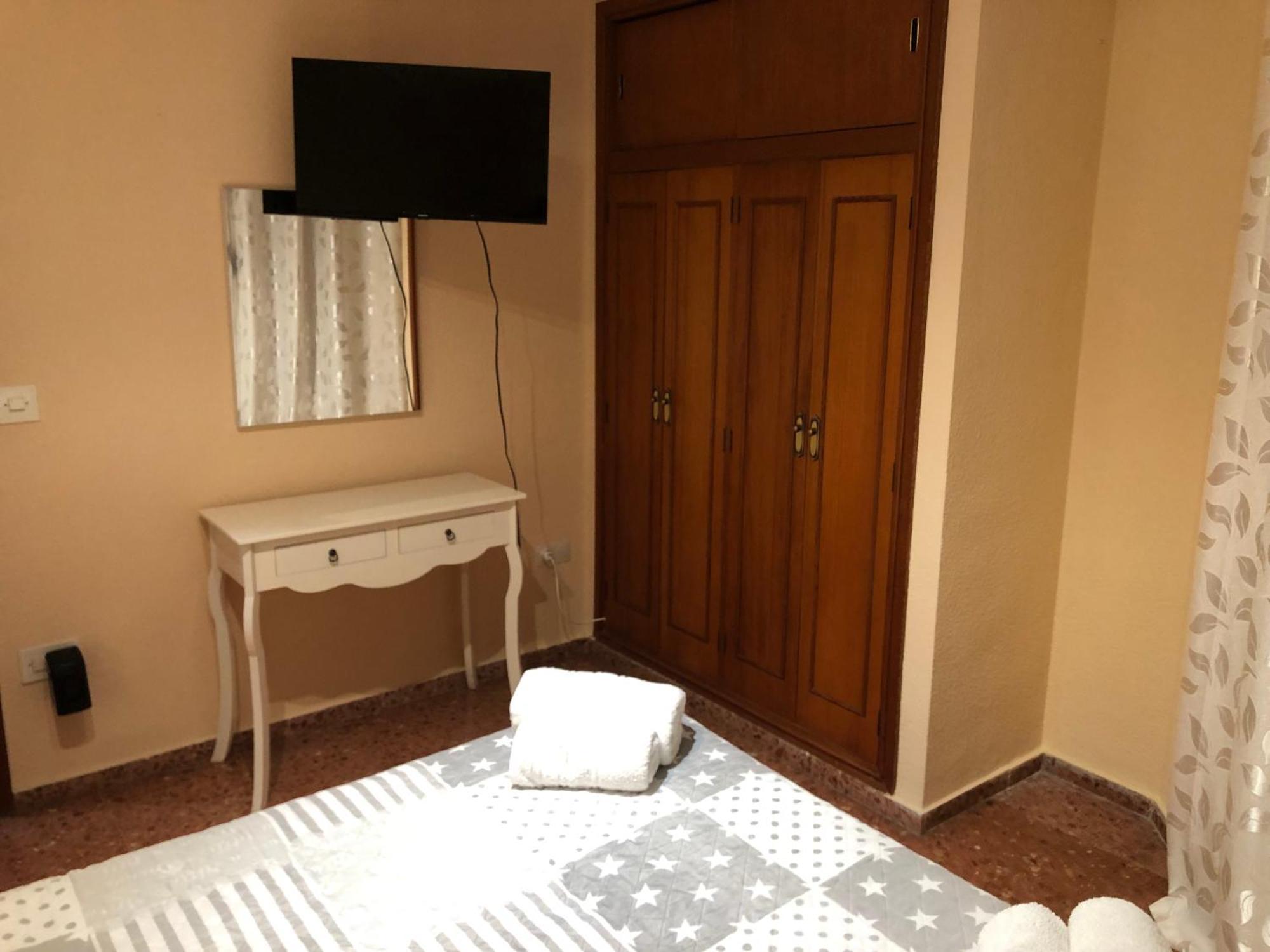 Doble Con Bano Privado,gandia En Piso Compartido Con Anfitriones