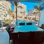 Modern Apartment With A Big Pool And Free Parking