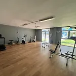 Modern Apartment With A Big Pool And Free Parking
