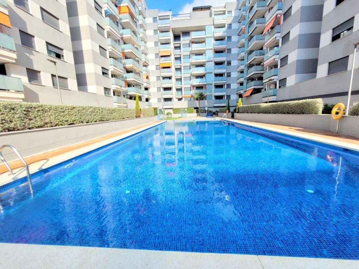 Apartamento En La Playa De Con Cochera *