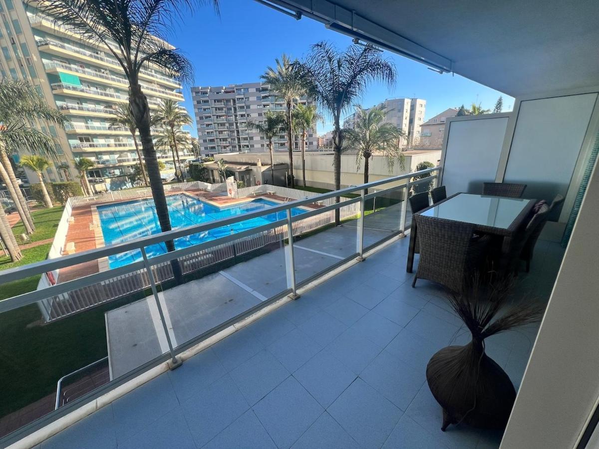 Apartamento Modern With A Big Pool And Free Parking